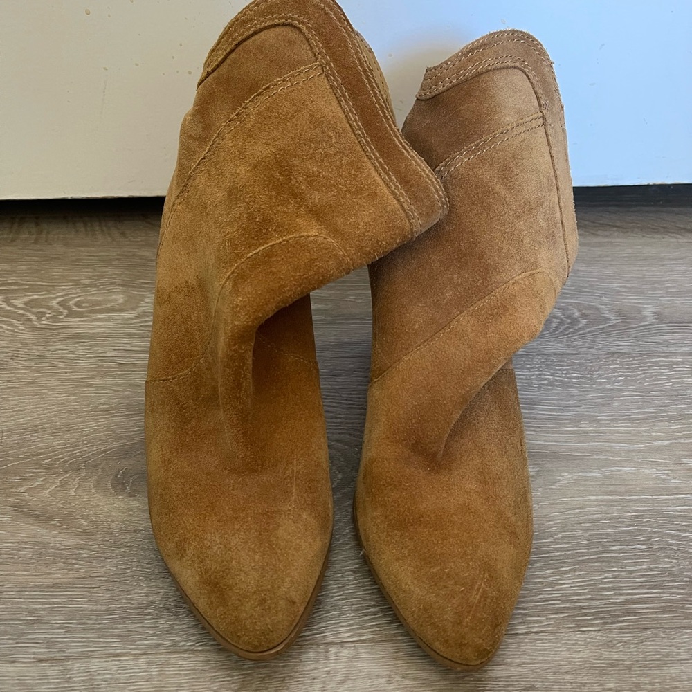 Beautiful Tan Leather Booties